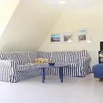Apartment Blau-gelb *