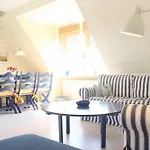 Apartment Blau-gelb *